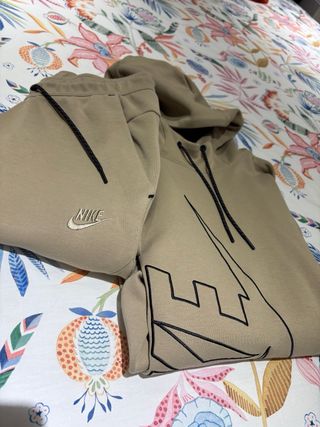 Chandal deportivo Nike hombre beige