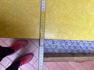 Tavolo vintage formica giallo anni 50