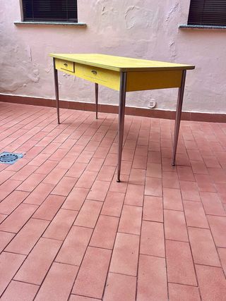 Tavolo vintage formica giallo anni 50