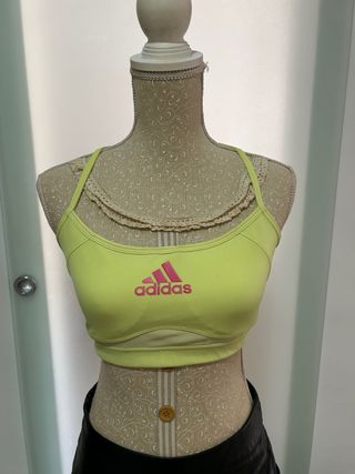 Top deportivo Adidas verde y rosa