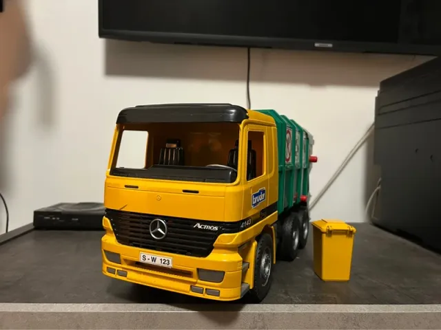 Bruder Camion Immondizia Mercedes Actros