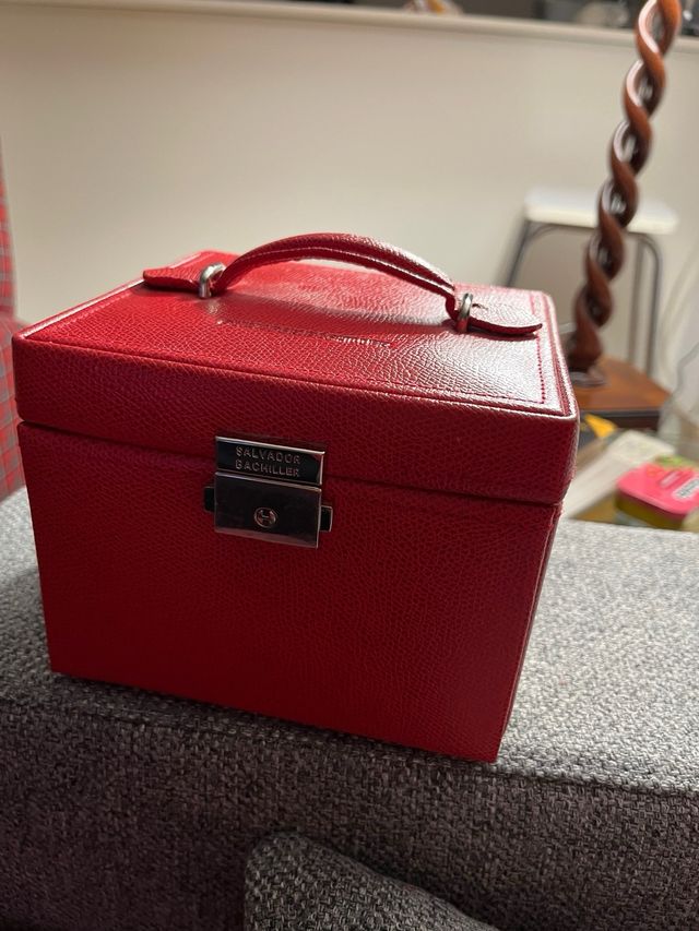 Joyero Salvador Bachiller Rojo