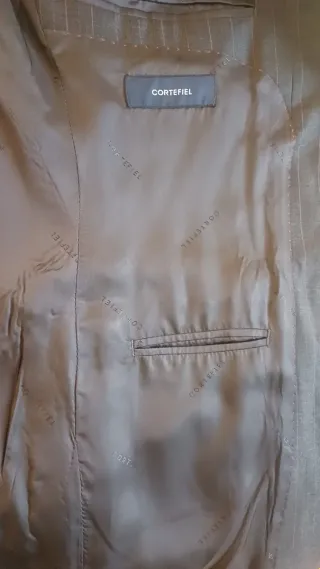 Traje Chaqueta y Pantalón Gris oscuro Raya granate