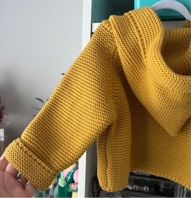 Chaqueta de punto mostaza 18 meses