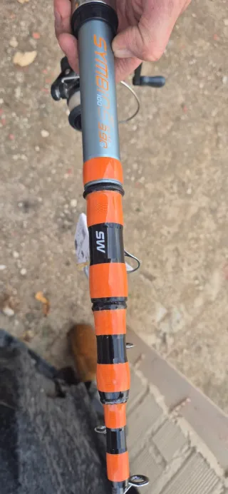 Caña de pescar con carrete nueva