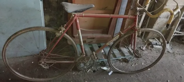 Bicicleta antigua de carretera
