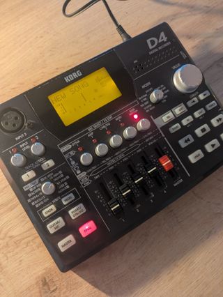 Korg D4 Grabadora Digital+ adaptador Korg y manual