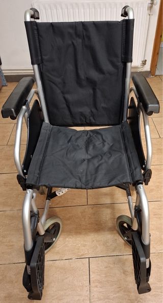 Silla de ruedas plegable