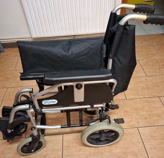 Silla de ruedas plegable
