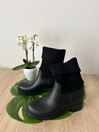 Botas de agua negras con calcetín