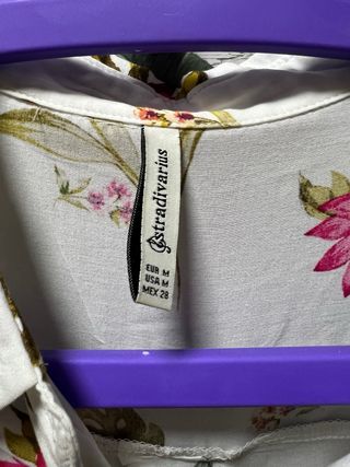 Camisa Stradivarius floral blanca