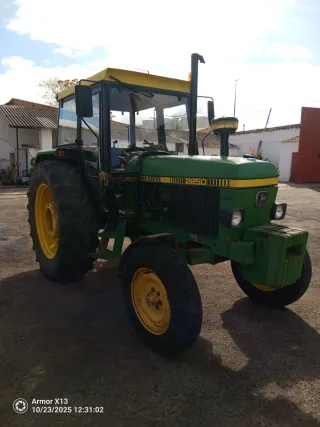 Tractor John Deere 2850