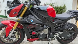 BMW S1000R con extras