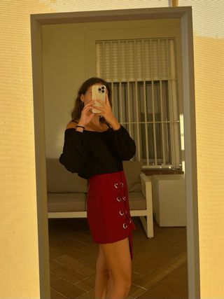 Falda pantalón corta burdeos Stradivarius