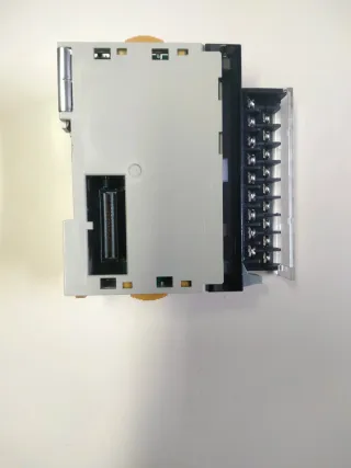 Módulo OMRON CJ1W-AD081-V1 Analógico