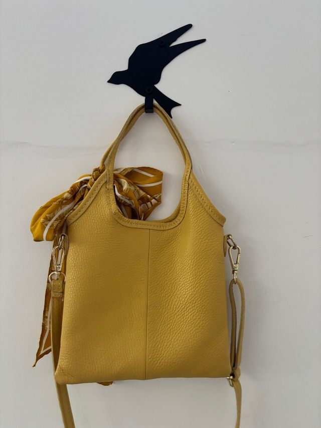 Bolso de piel natural color dorado