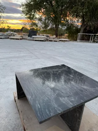 Mesa de granito negro