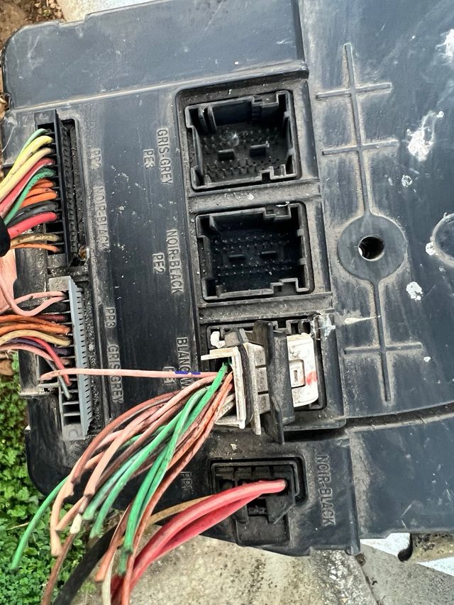 Centralita UCH Siemens Megane 2