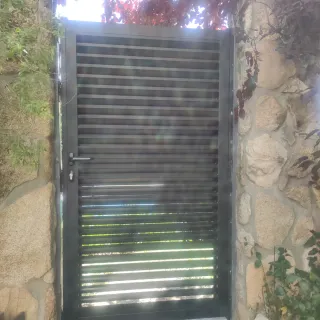 Puerta de acero acorazada