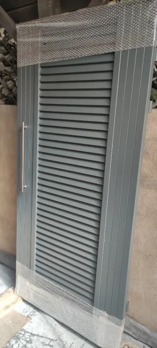 Puerta de acero acorazada