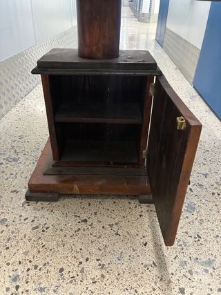 Mesa de madera maciza hecha a mano estilo antiguo