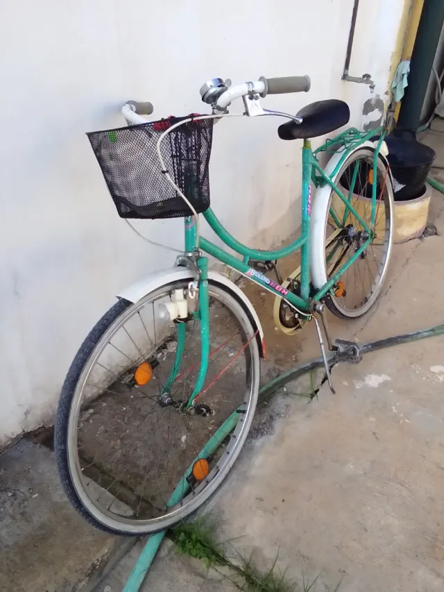 Bicicleta Paseo Verde con Canasta y Luces