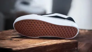 Zapatillas Vans Negras y Blancas