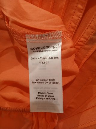 Blusa manga larga rosa.