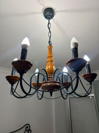 Lámpara de techo madera y metal y cabecero