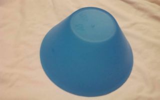 Vajilla de plastico duro color azul sin estrenar.