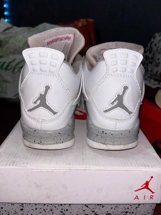 Air Jordan 4 Retro Oreo