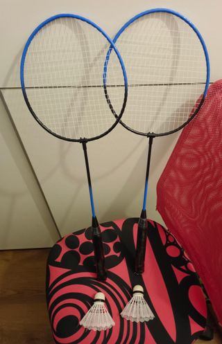 2 raquetas bádminton nuevas y 2 volantes