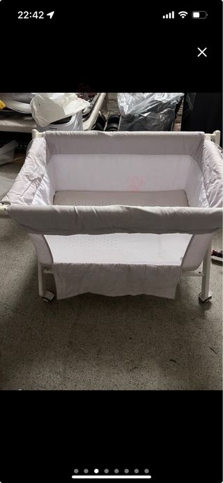 Minicuna bebé con textiles