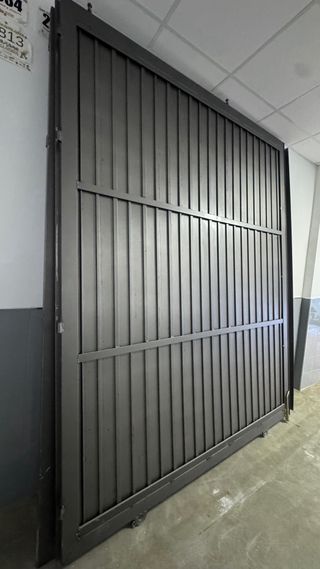 Puerta corredera en hierro 3,40m x 3m