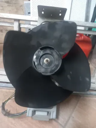 Ventilador negro 3 aspas