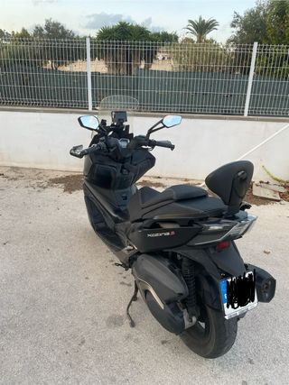 Moto Kymco Xciting 400s negra mate