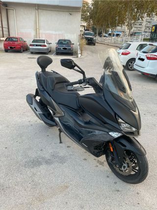 Moto Kymco Xciting 400s negra mate