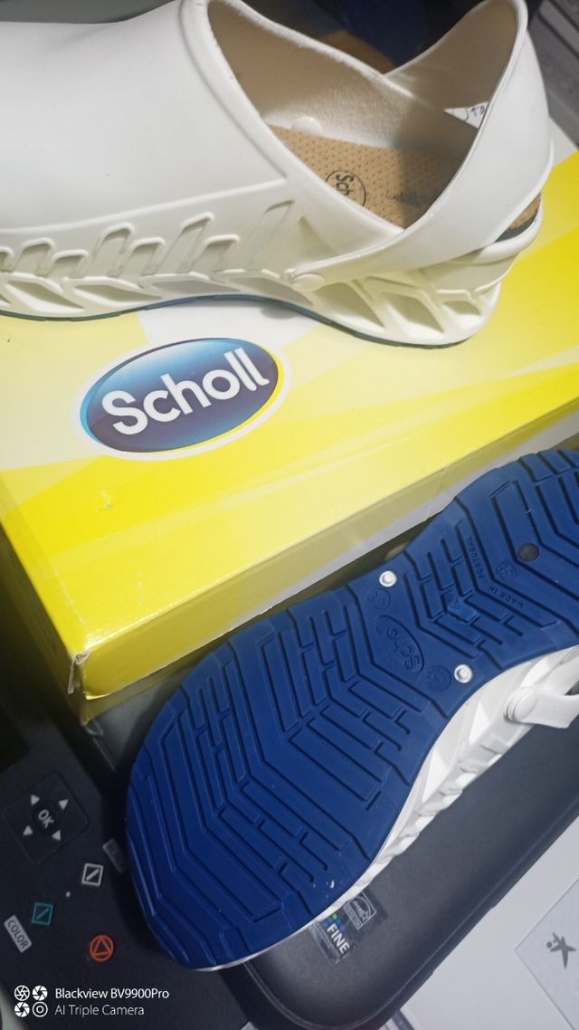 Zuecos Scholl Profesional Evoflex Blancos