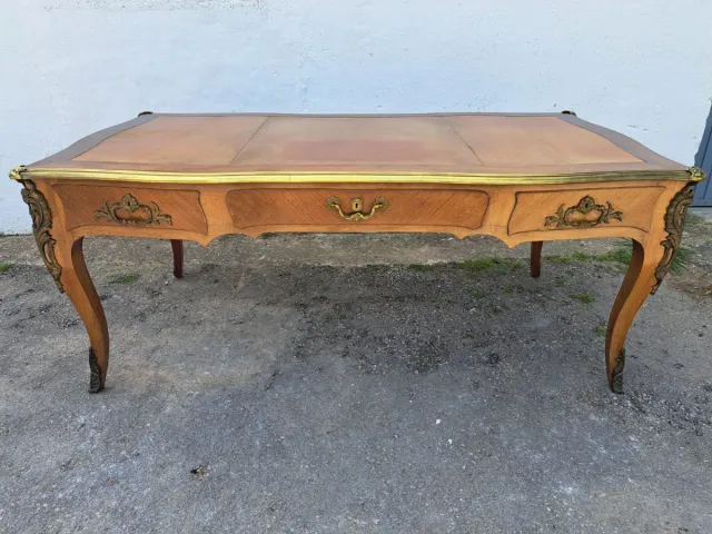 Escritorio Francés Madera y bronce.