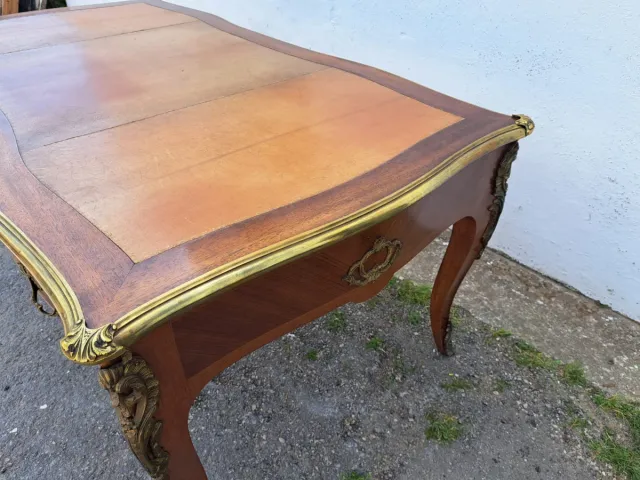 Escritorio Francés Madera y bronce.