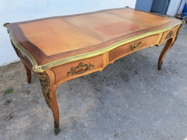 Escritorio Francés Madera y bronce.