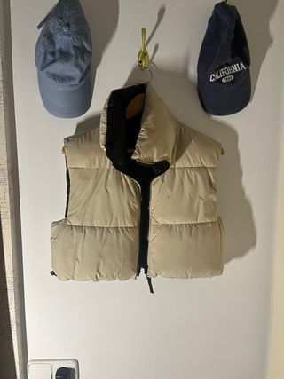 Chaleco Zara reversible negro y beige