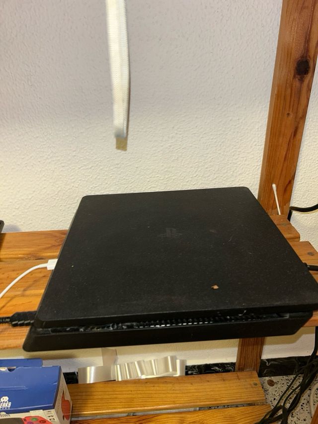 Consola PS4 Slim Negra