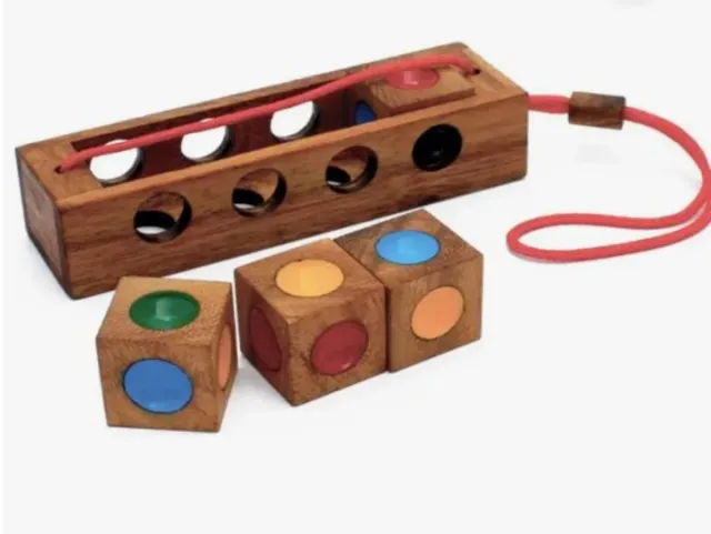 Solitario de madera Cubos de colores