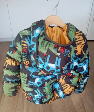 Abrigo Tuc Tuc niño T4. Muy bien estado.
