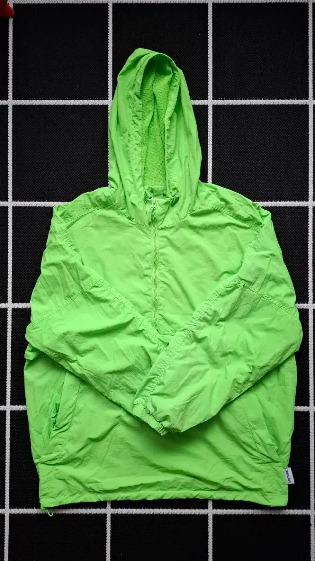 Canguro Bershka Pantone Verde