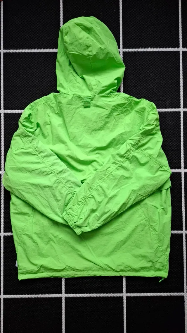 Canguro Bershka Pantone Verde