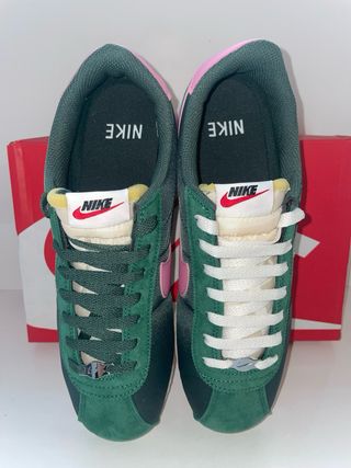 Nike Cortez Verde y Rosa