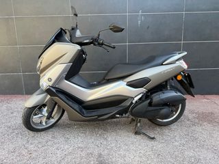 Yamaha NMAX 125cc gris mate - poco uso