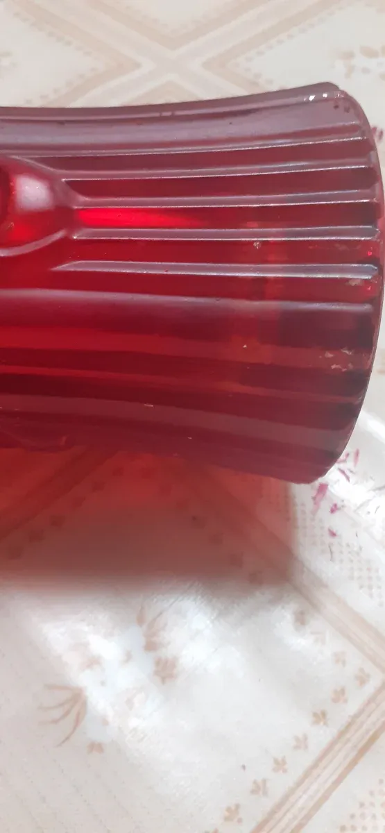 Antico vaso in cristallo italiano con figura artigianale